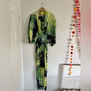 Revolve tie dye maxi dress in spell S/W\F. Never worn, perfect condition.Size M
